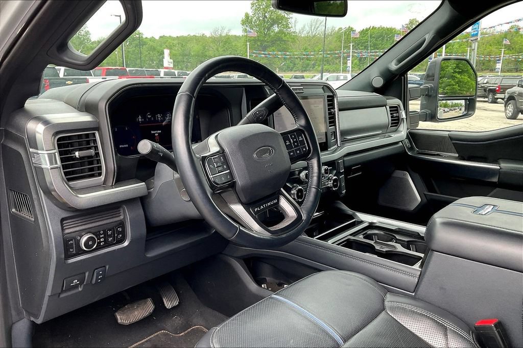 Used 2025 Ford F450 Platinum AWD/4WD image 8