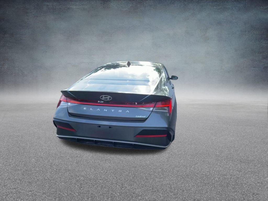 New 2025 Hyundai Elantra Limited image 19