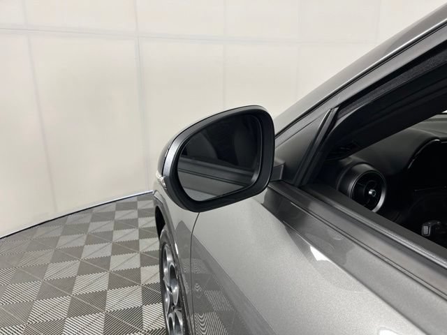 Used 2026 Alfa Romeo Tonale AWD/4WD image 14