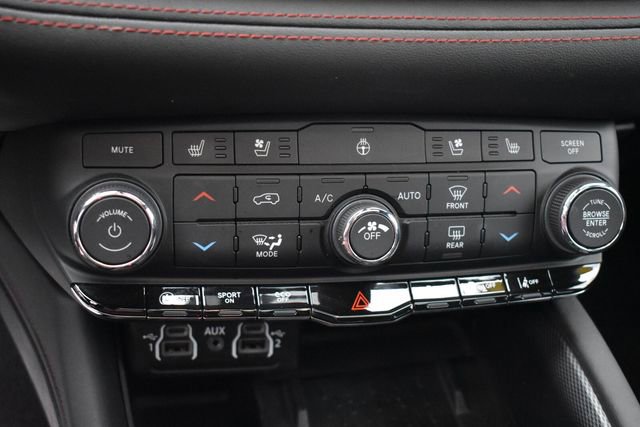 Used 2025 Dodge Durango GT AWD/4WD image 34