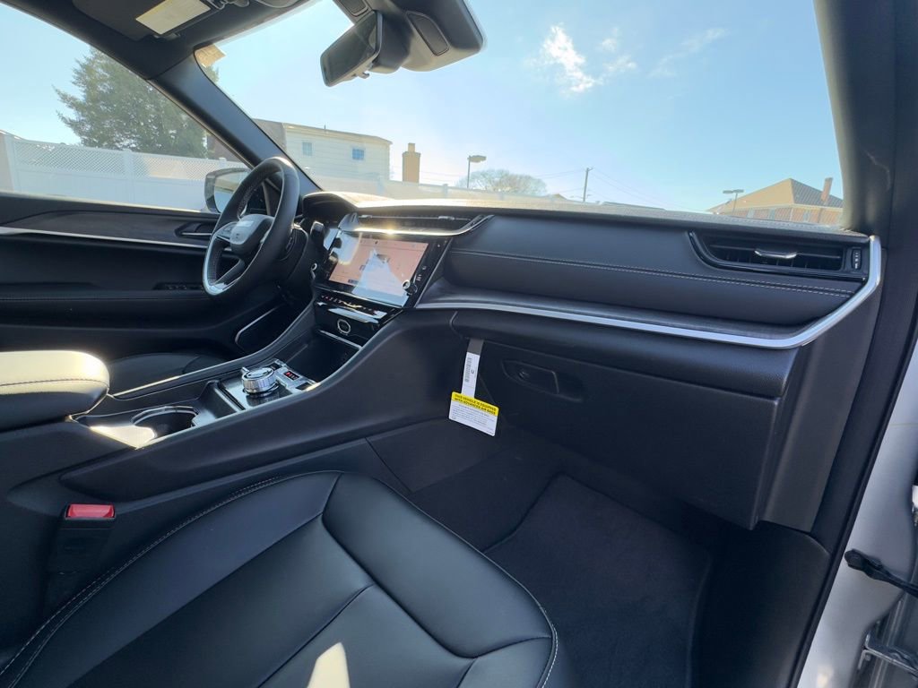 New 2026 Jeep Grand Cherokee Limited w/ Limited Altitude Package image 19
