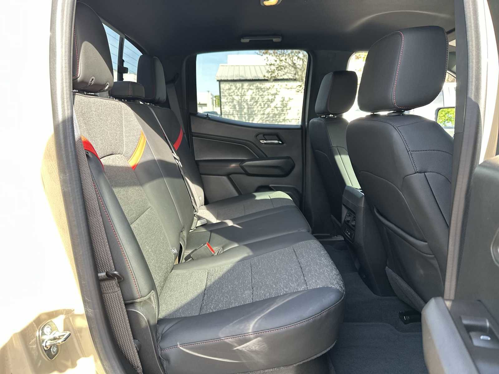 Certified 2023 Chevrolet Colorado Z71 w/ Z71 Convenience Package 2 image 18