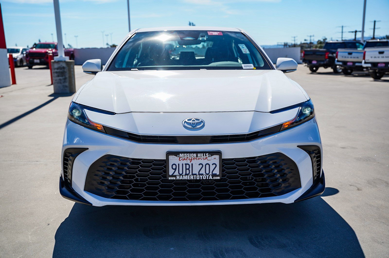 Certified 2025 Toyota Camry SE w/ Convenience Package image 2