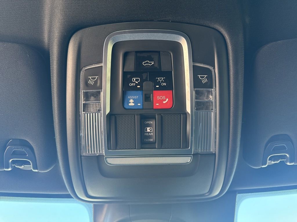 Used 2019 RAM 3500 Laramie image 29