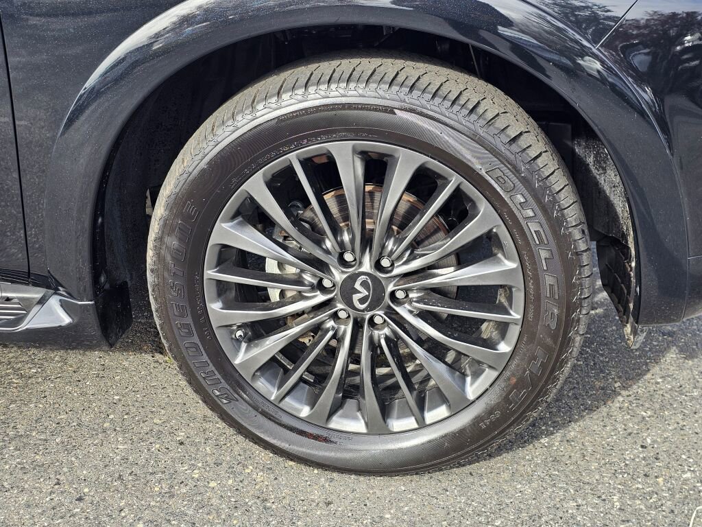 Used 2024 INFINITI QX80 Sensory AWD/4WD image 9