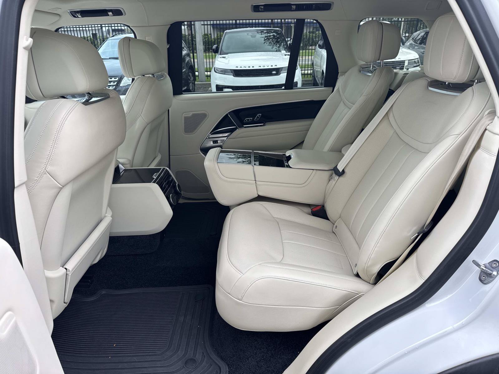 Used 2023 Land Rover Range Rover Long Wheelbase Autobiography AWD/4WD image 14