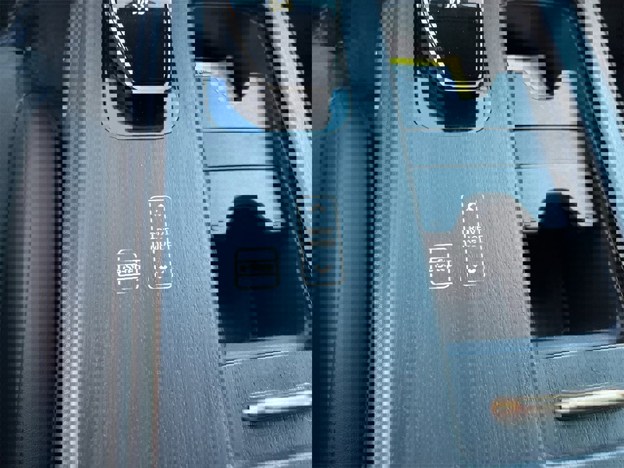 Certified 2023 Nissan Ariya AWD image 18