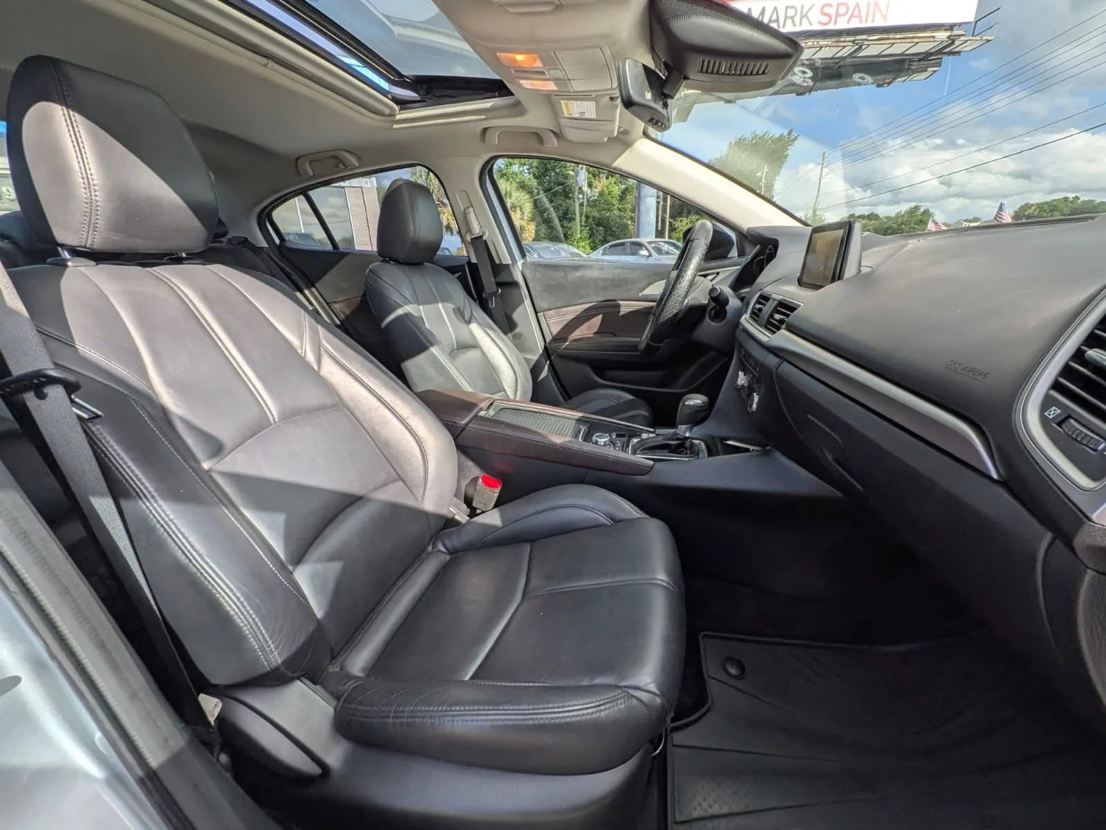 Used 2018 MAZDA MAZDA3 Touring FWD image 8