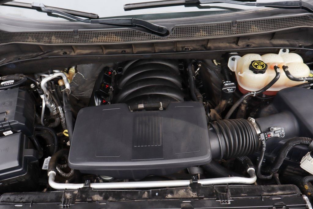 Used 2022 Chevrolet Suburban Z71 w/ Luxury Package image 12