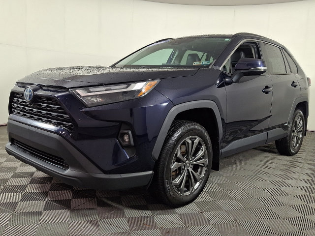 Used 2022 Toyota RAV4 XLE Premium AWD/4WD image 6