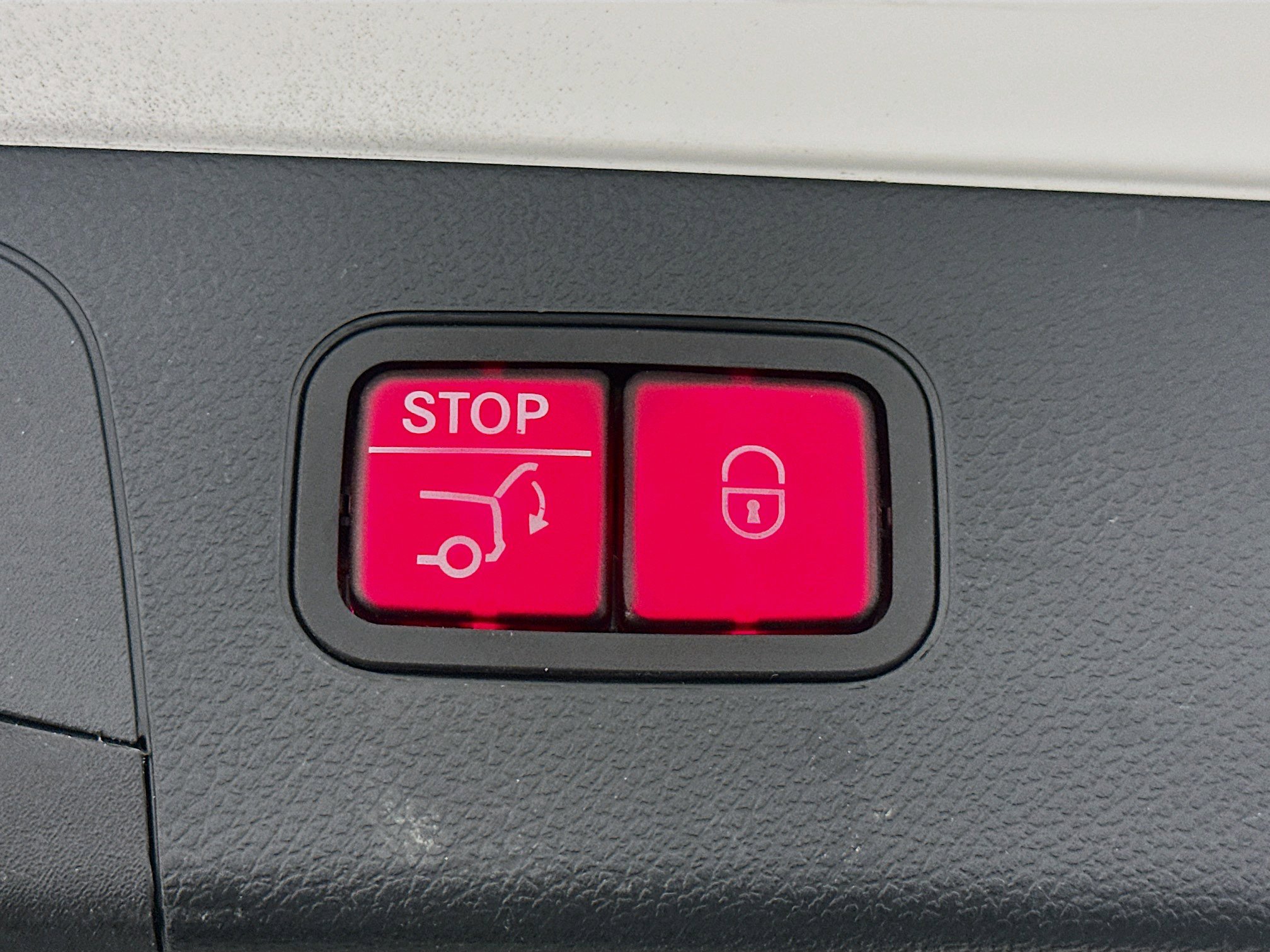 Used 2021 Mercedes-Benz GLC 300 4MATIC image 31