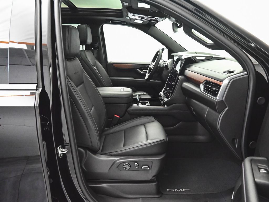 Used 2026 GMC Yukon XL Denali w/ Sun & Power Step Package AWD/4WD image 36