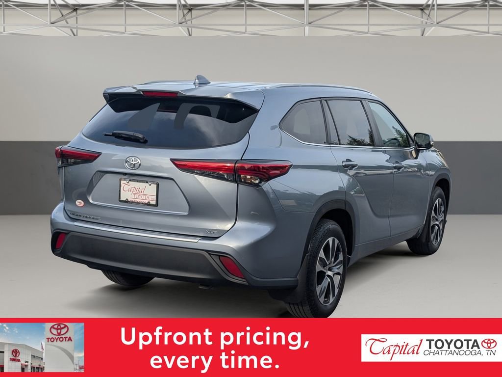 Used 2023 Toyota Highlander XLE FWD image 7