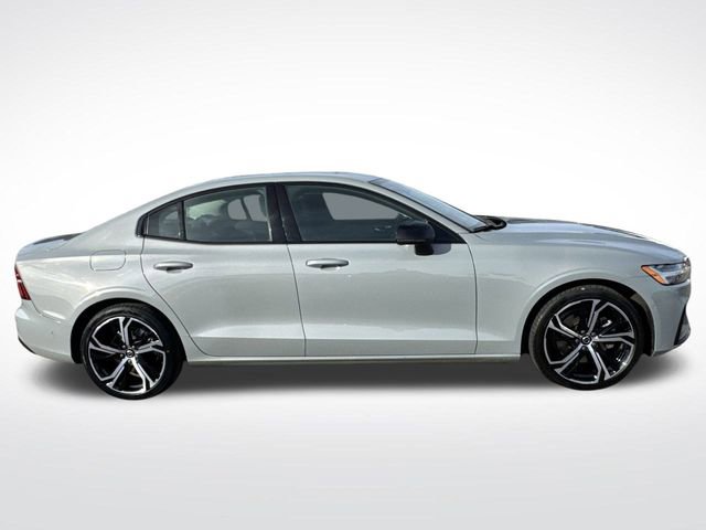 Used 2024 Volvo S60 B5 Plus image 6