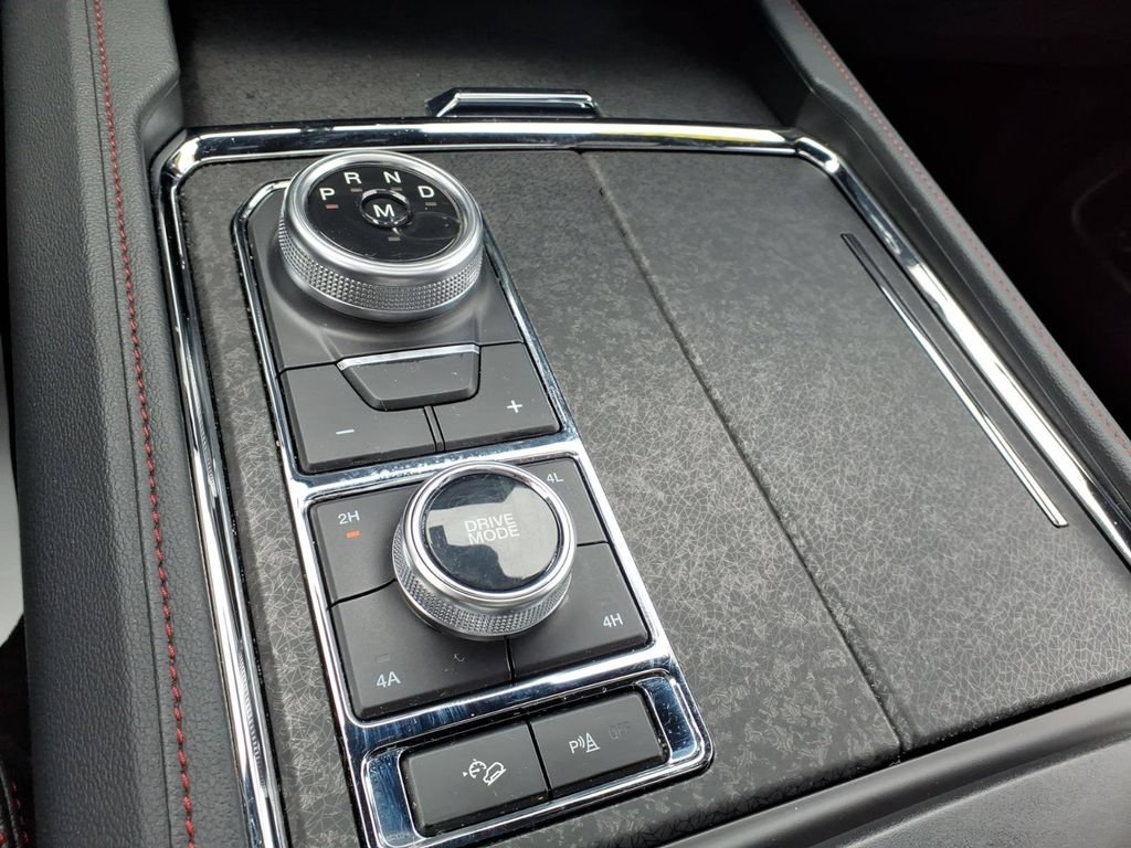 Used 2023 Ford Expedition Limited AWD/4WD image 28