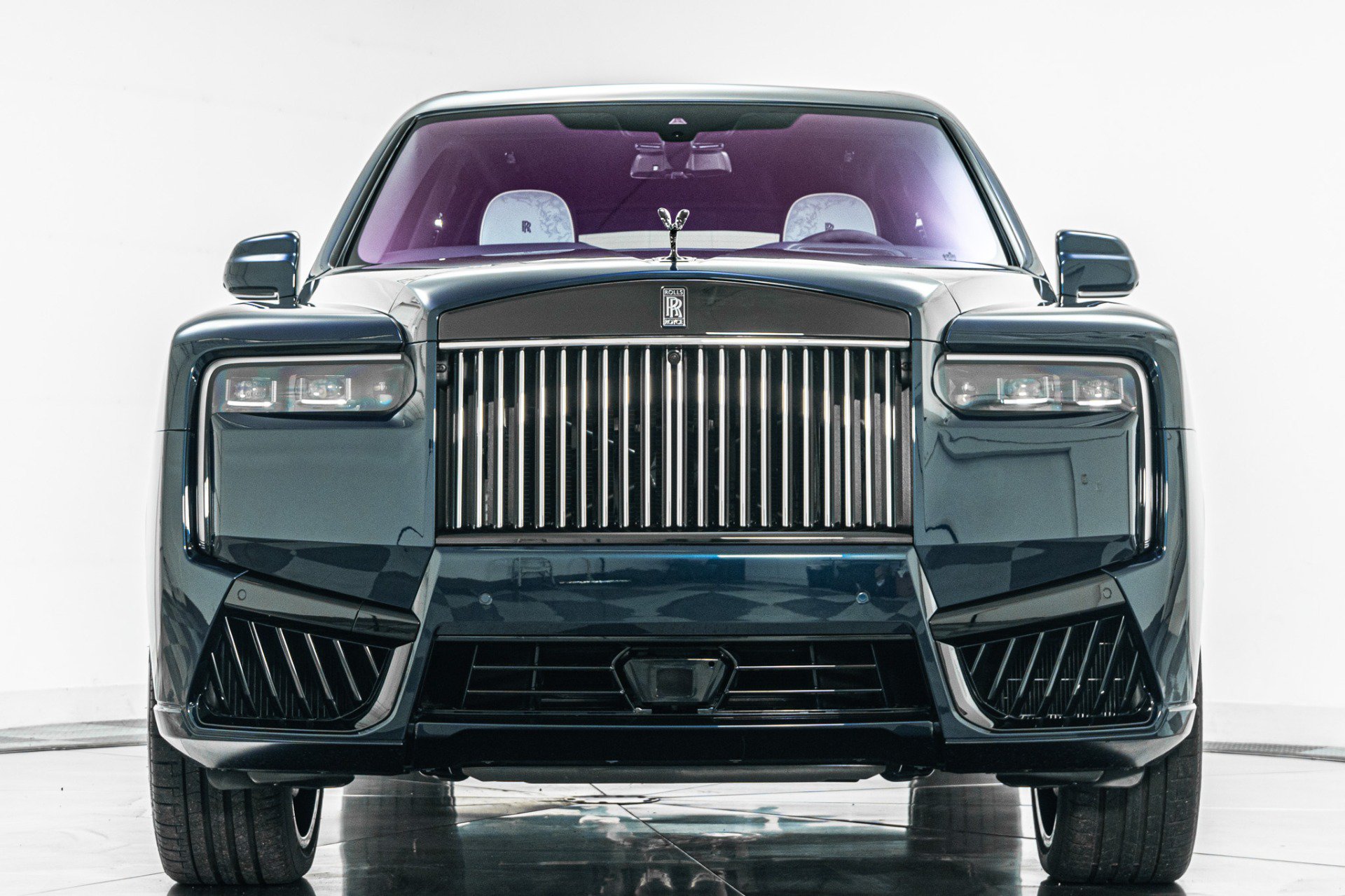 Used 2025 Rolls-Royce Cullinan Black Badge AWD/4WD image 4