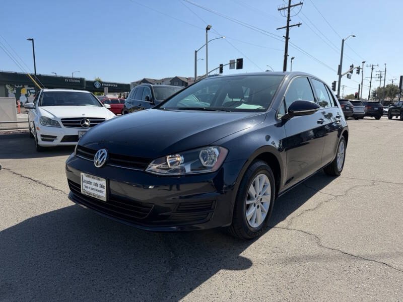 Used 2016 Volkswagen Golf SE FWD image 2