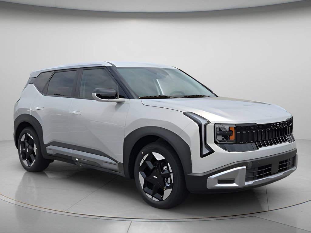 New 2027 Kia Seltos S FWD image 3