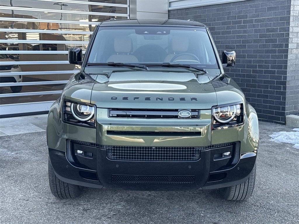 New 2026 Land Rover Defender 130 X-Dynamic SE image 2