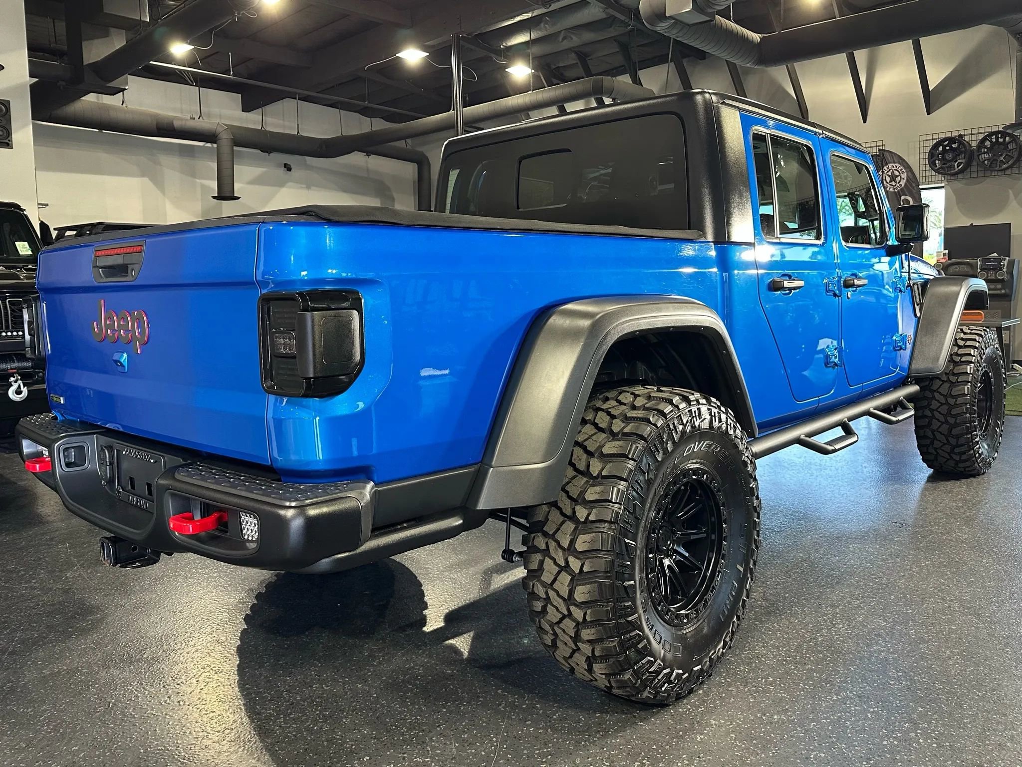 Used 2021 Jeep Gladiator Rubicon w/ Cold Weather Group AWD/4WD image 17