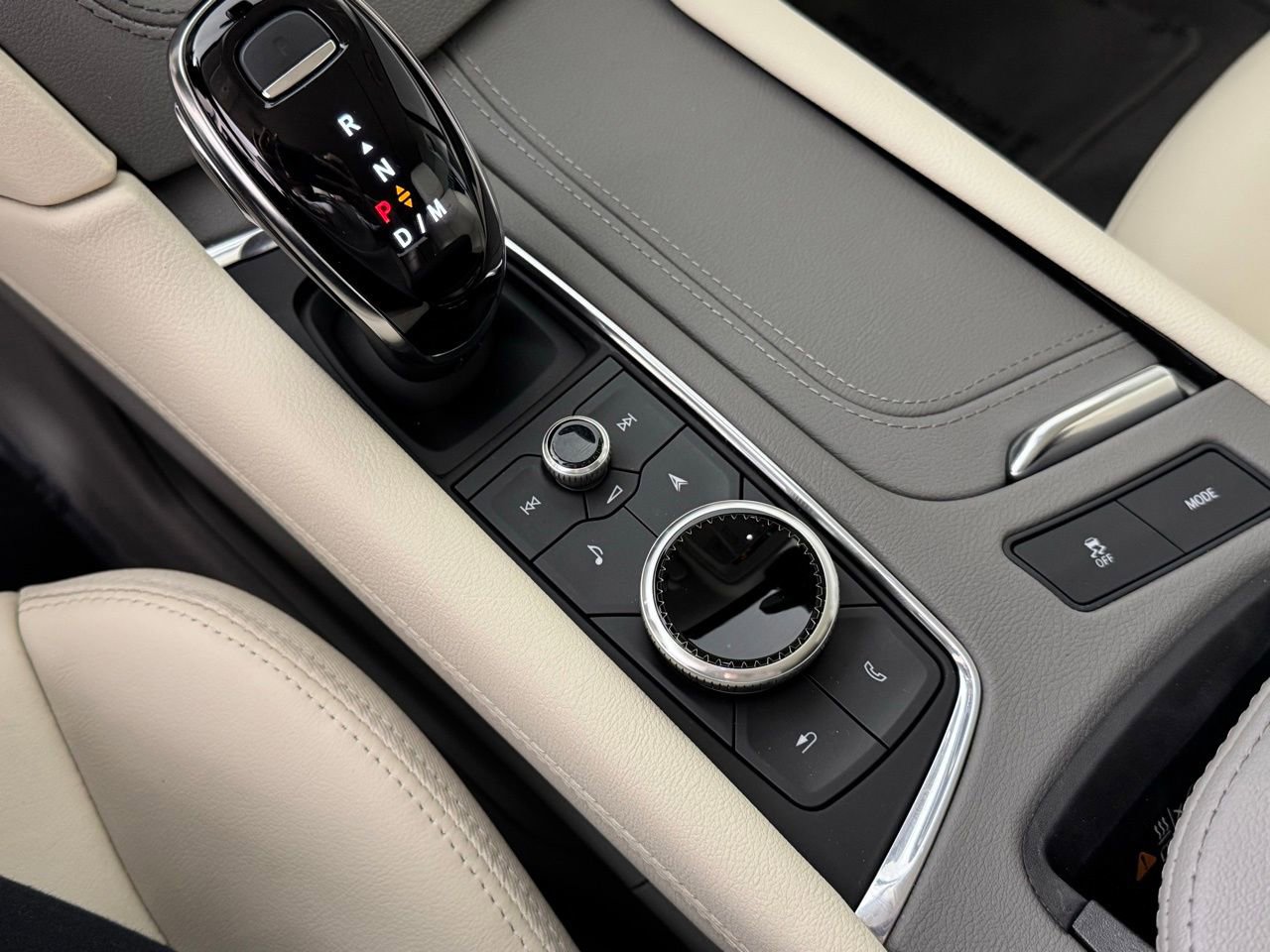 Used 2025 Cadillac XT5 Premium Luxury FWD image 28