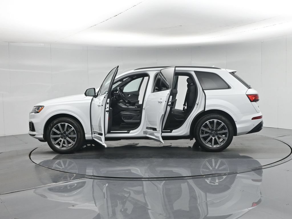 Used 2022 Audi Q7 2.0T Premium Plus w/ Premium Plus Package AWD/4WD image 5