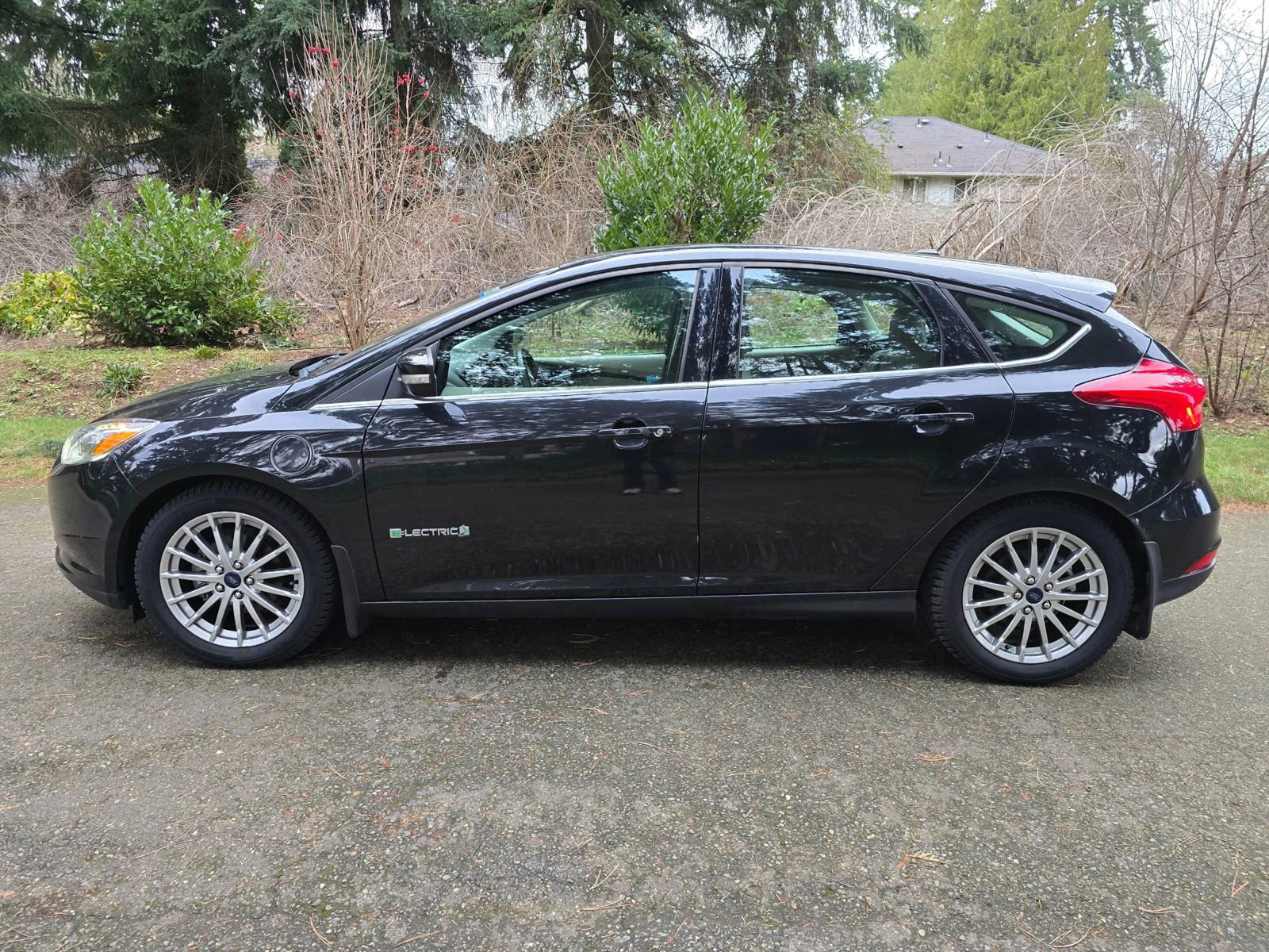 Used 2015 Ford Focus Electric Hatchback w/ Exterior Protection Package image 2