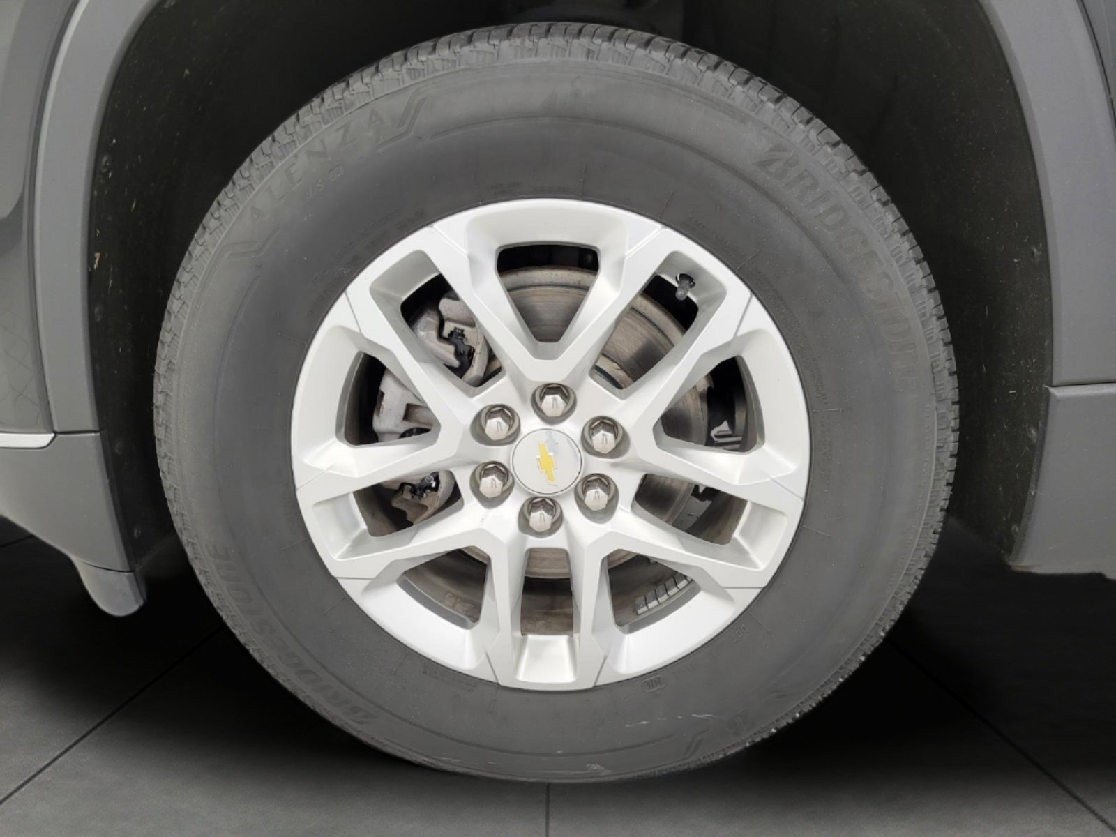 Used 2021 Chevrolet Traverse LT w/ LPO, Floor Liner Package AWD/4WD image 32