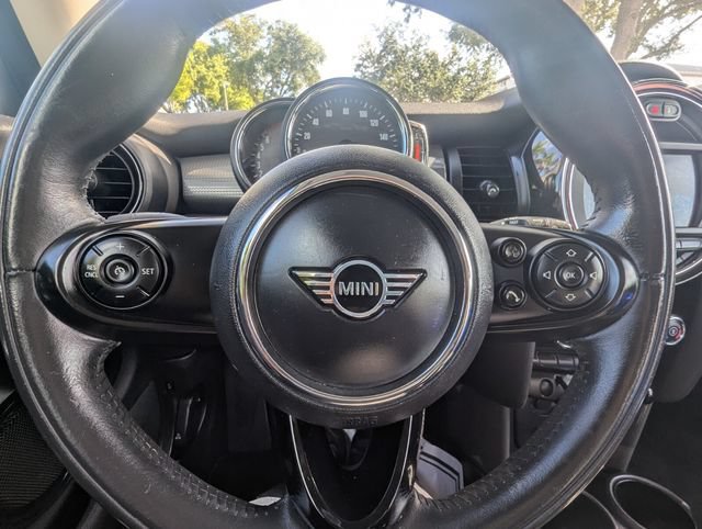 Used 2021 MINI Cooper 2-Door Hardtop FWD image 15
