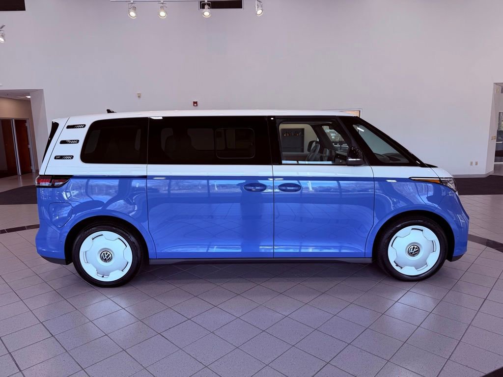 Used 2025 Volkswagen ID. Buzz 1st Edition image 16