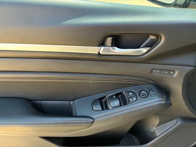 Certified 2019 Nissan Altima 2.5 Platinum FWD image 18