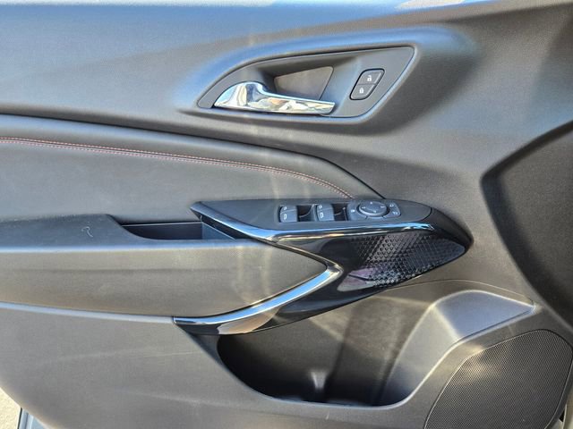 Used 2025 Chevrolet Trax RS w/ Driver Confidence Package FWD image 21