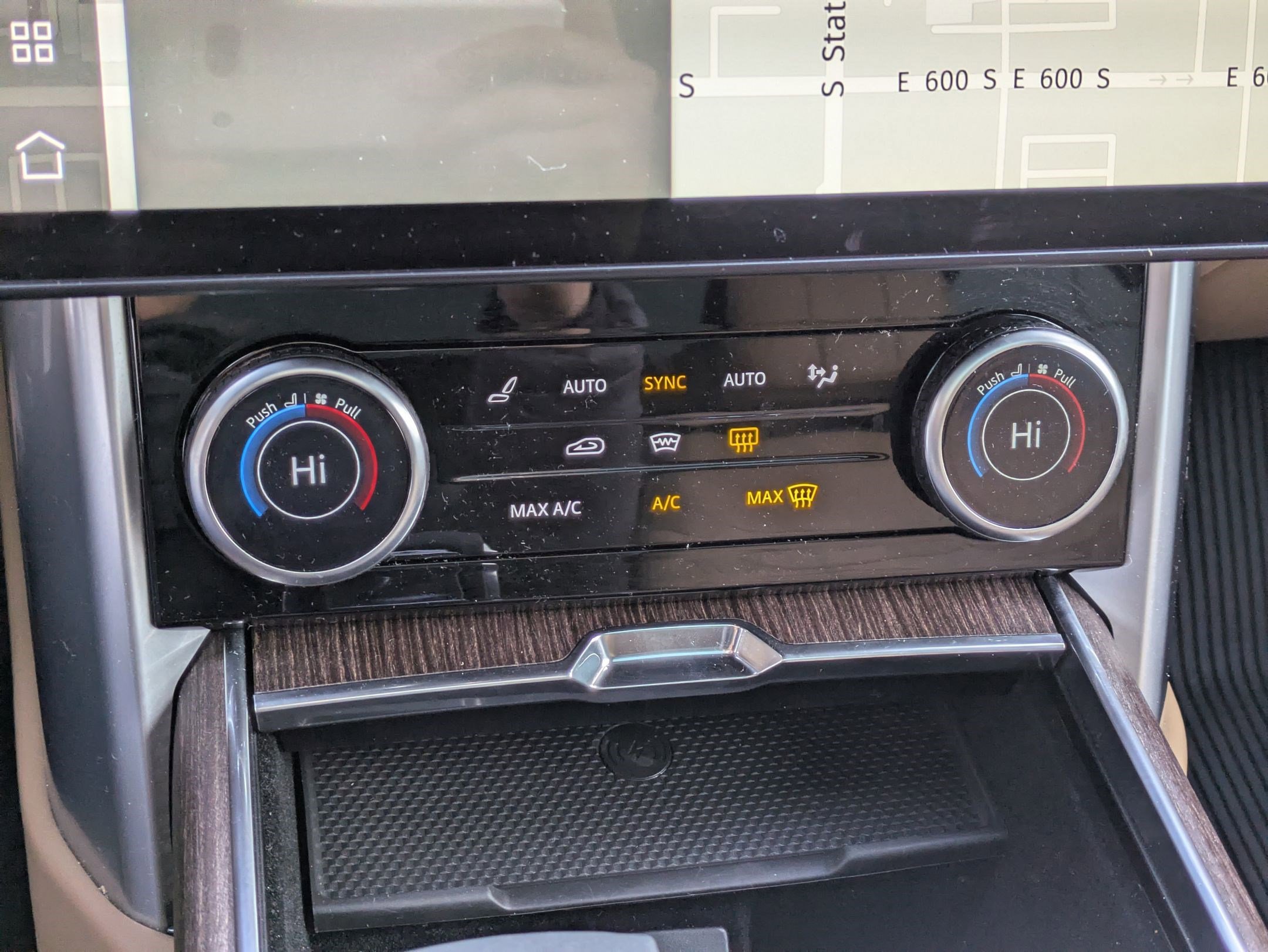 Used 2023 Land Rover Range Rover SE image 23