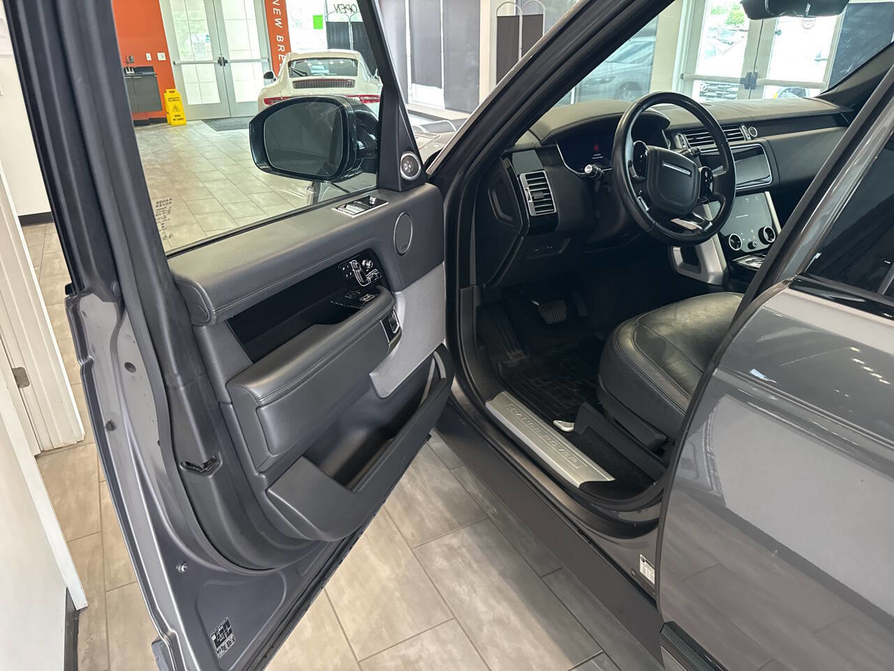 Used 2019 Land Rover Range Rover HSE AWD/4WD image 19