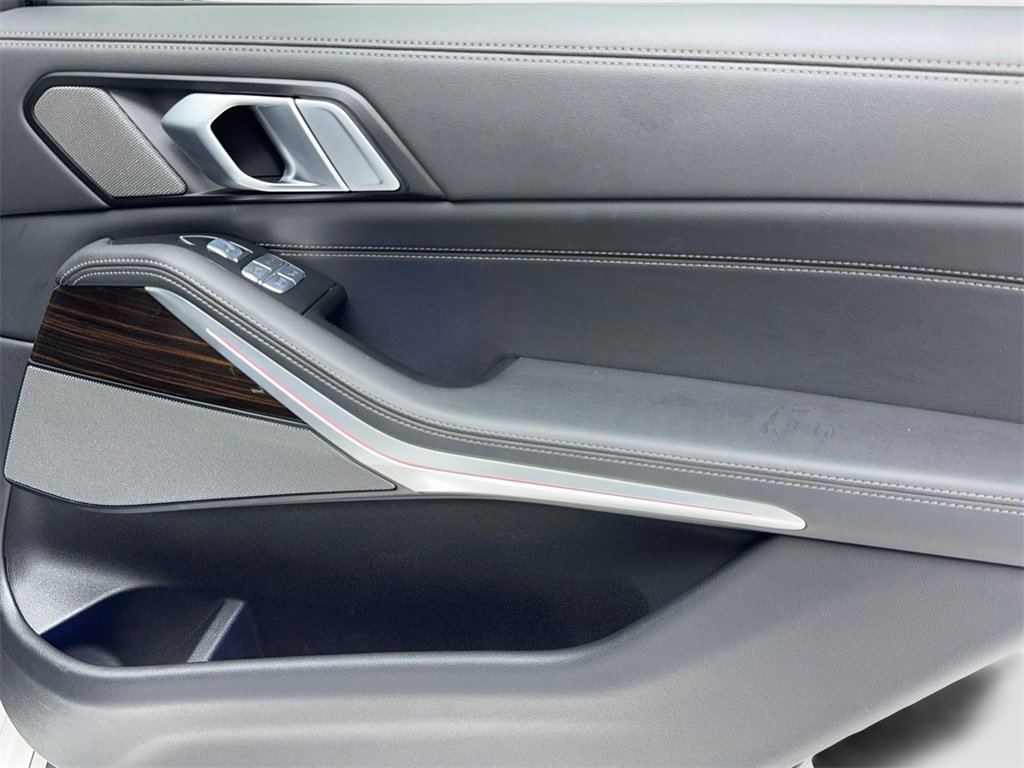 Used 2024 BMW X7 xDrive40i image 59