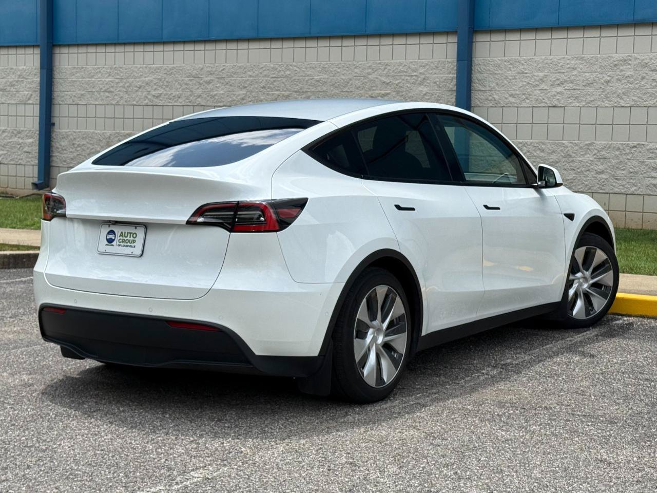 Used 2021 Tesla Model Y Long Range AWD/4WD image 5