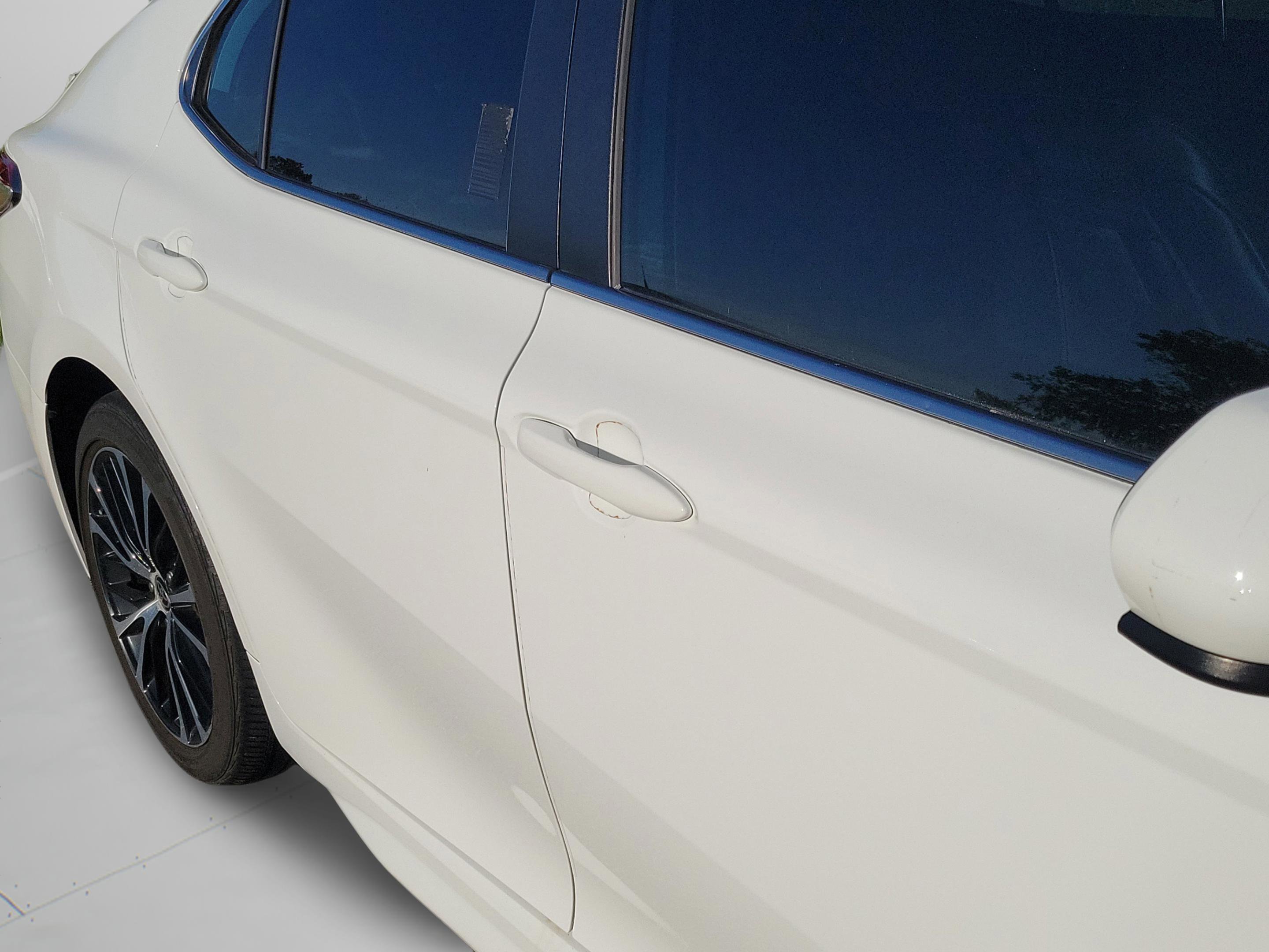 Used 2020 Toyota Camry SE image 18