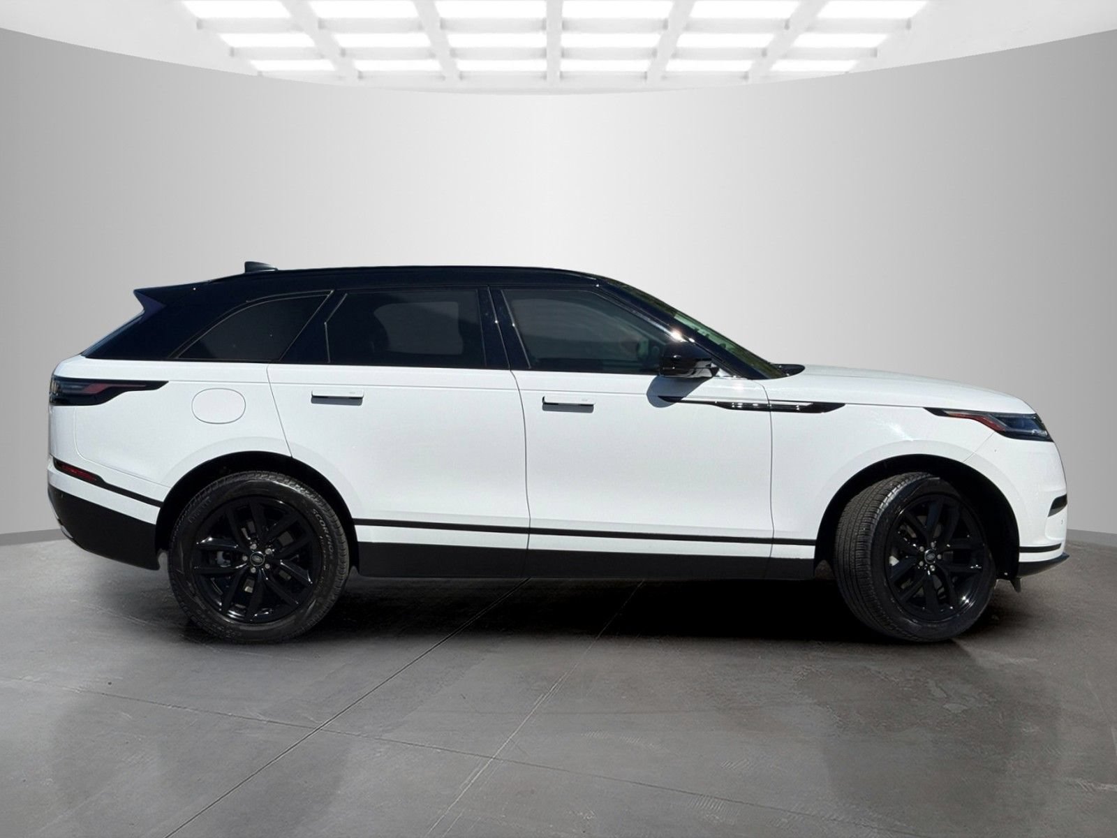 Used 2024 Land Rover Range Rover Velar S AWD/4WD image 4