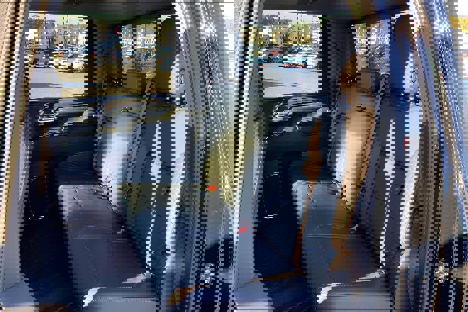 Used 2024 GMC Sierra 2500 SLT w/ SLT Premium Package image 21