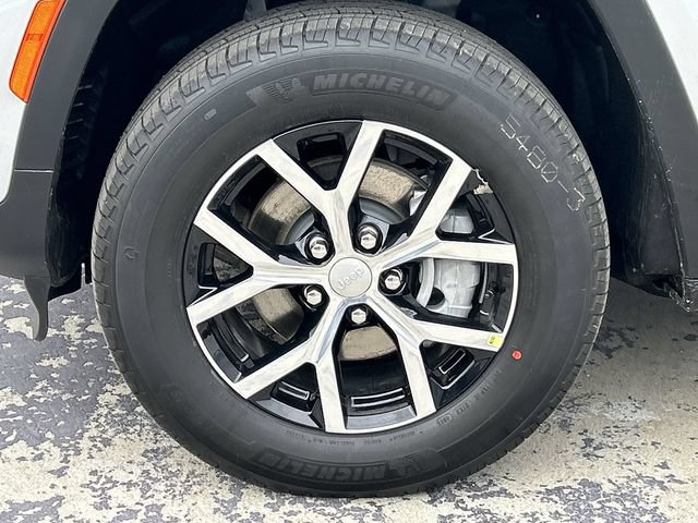 New 2024 Jeep Grand Cherokee Limited w/ Trailer Tow Package AWD/4WD image 10