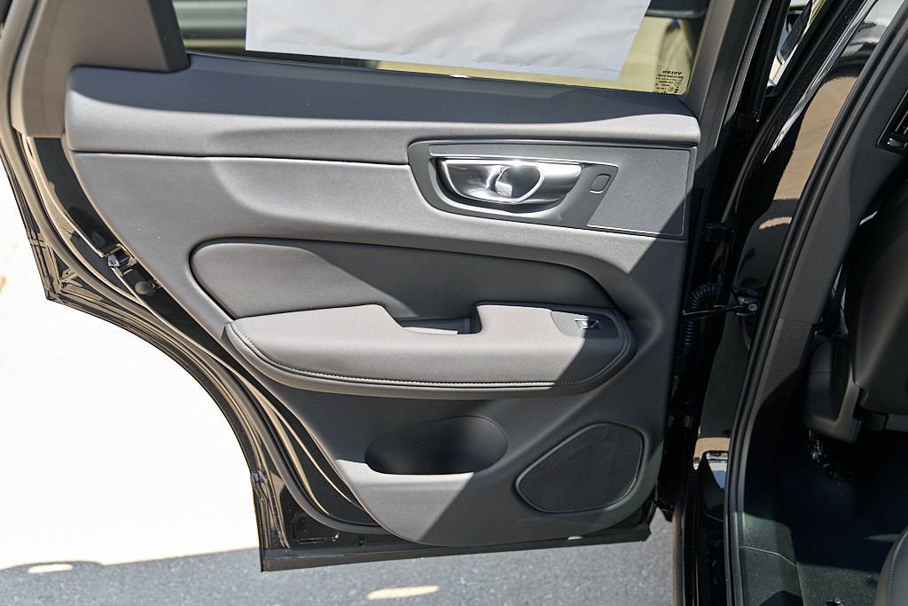 New 2026 Volvo XC60 T8 Plus w/ Climate Package AWD/4WD image 19
