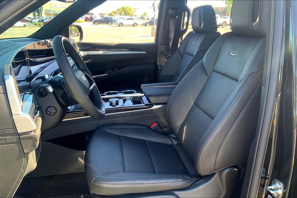 New 2026 Cadillac Escalade ESV 2WD image 12