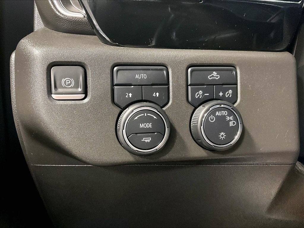 Used 2023 Chevrolet Silverado 1500 LT AWD/4WD image 25