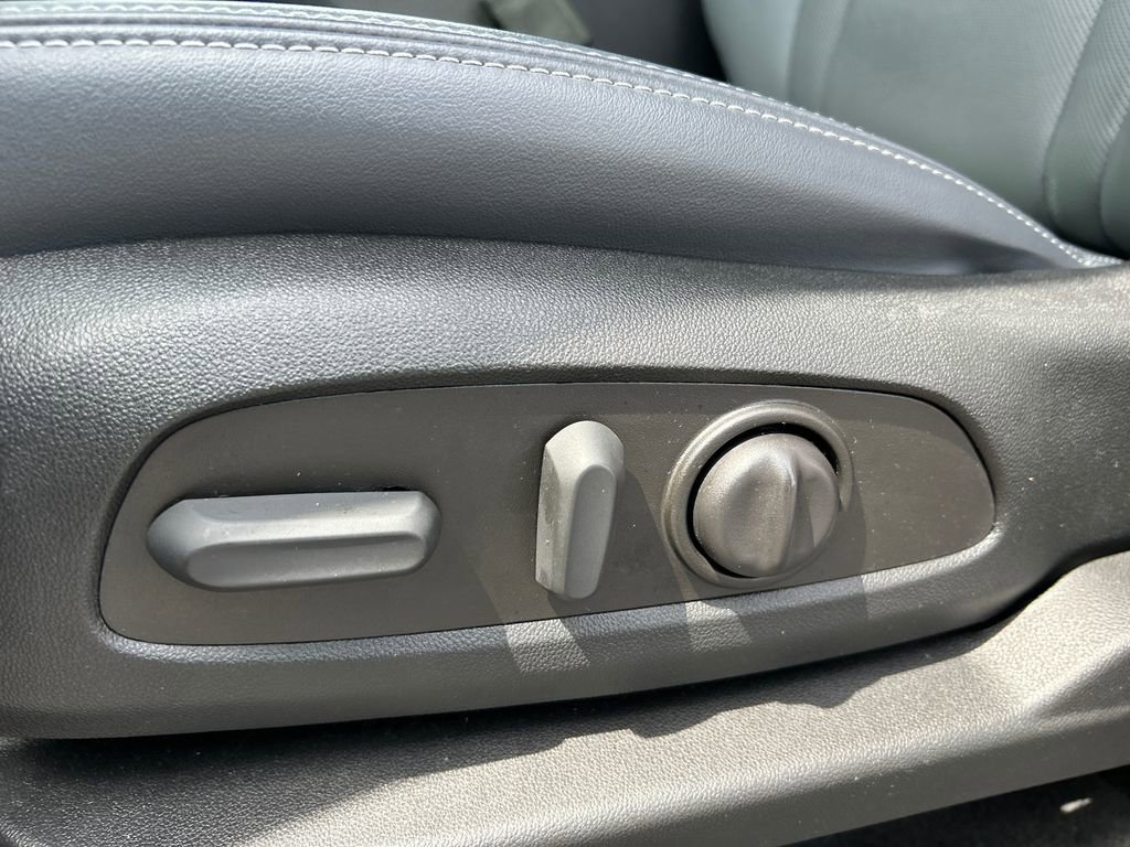 Certified 2024 Buick Enclave Essence w/ Experience Buick Package FWD image 19