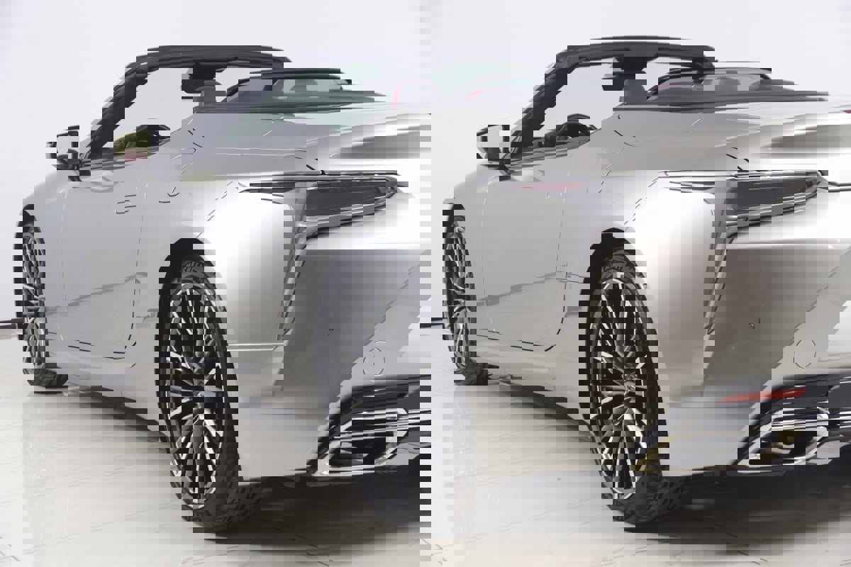 Used 2024 Lexus LC 500 Convertible w/ Touring Package image 31