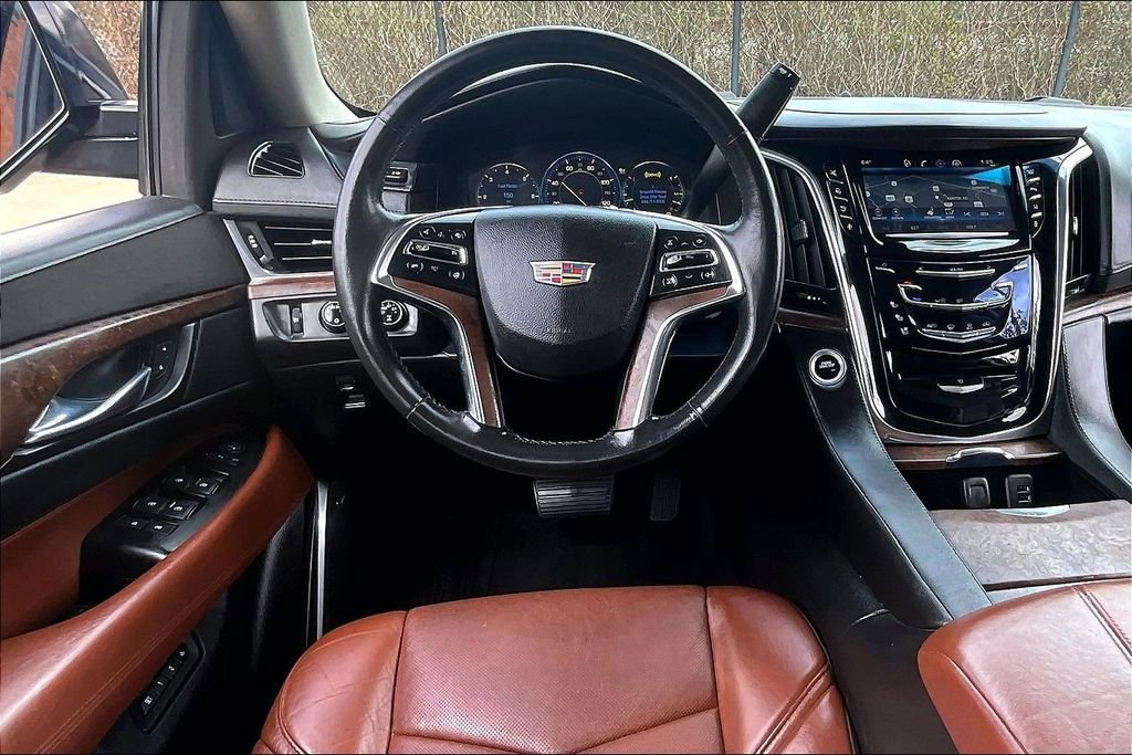 Used 2015 Cadillac Escalade Premium image 8