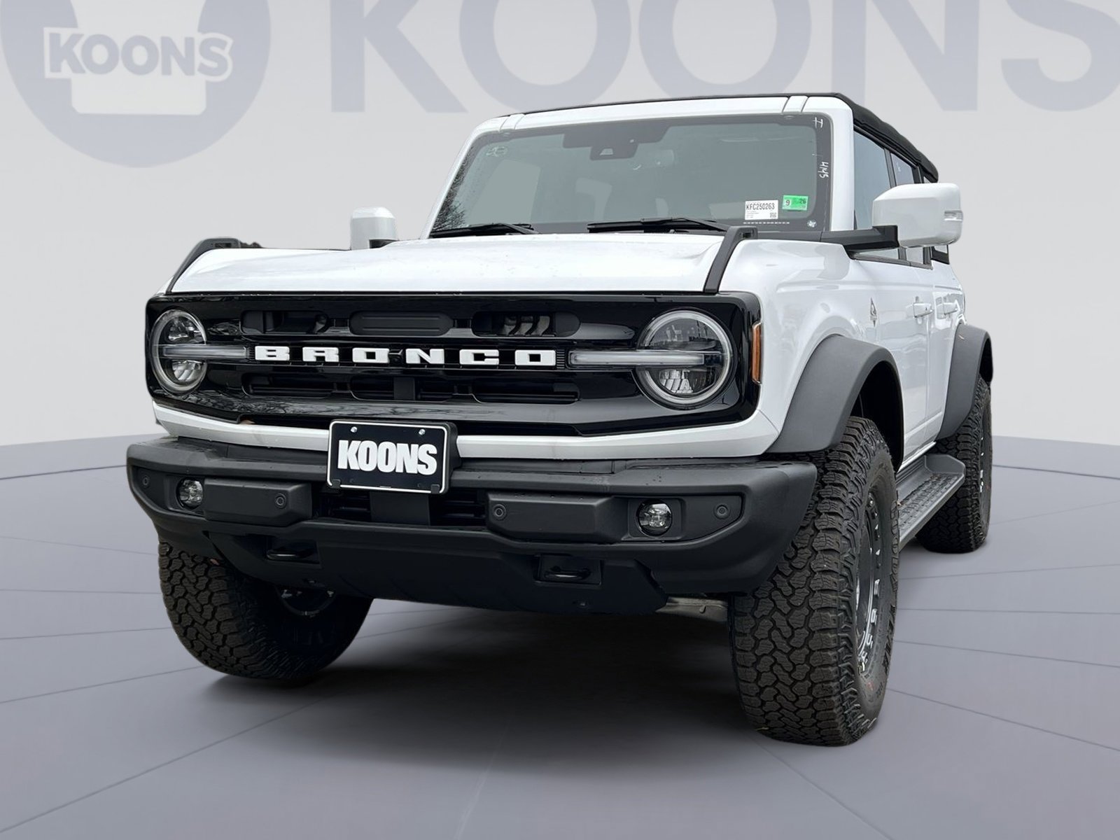 New 2025 Ford Bronco Outer Banks w/ Sasquatch Package image 1