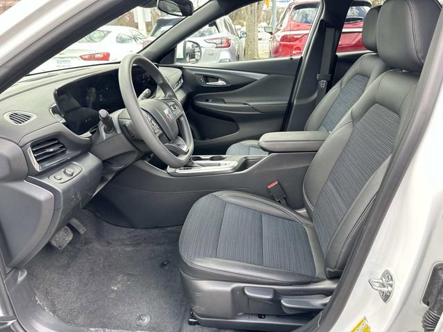 Used 2025 Buick Envista Preferred image 18