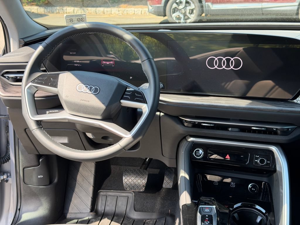 Used 2025 Audi Q5 Premium w/ Convenience Package AWD/4WD image 23