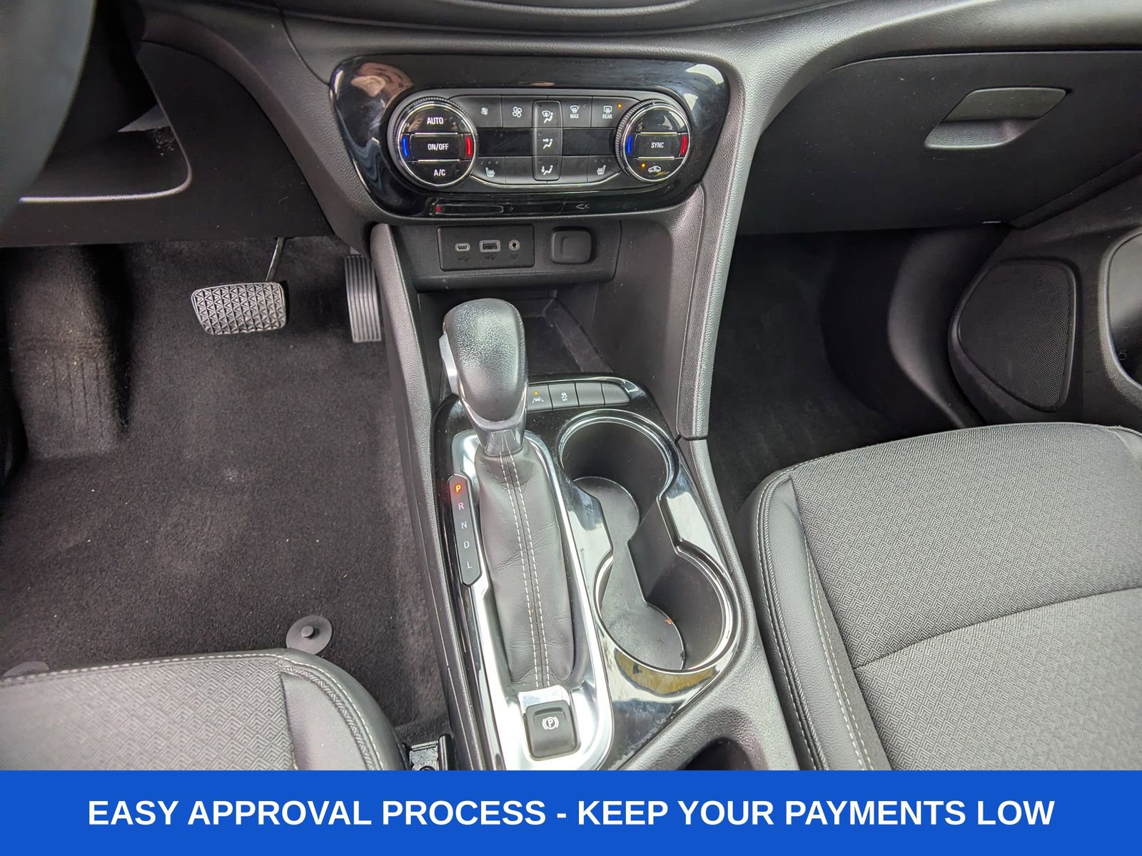 Used 2021 Buick Encore GX Select image 29